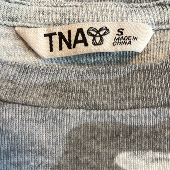 TNA Long-sleeve Camo Tshirt - Picture 2 of 2